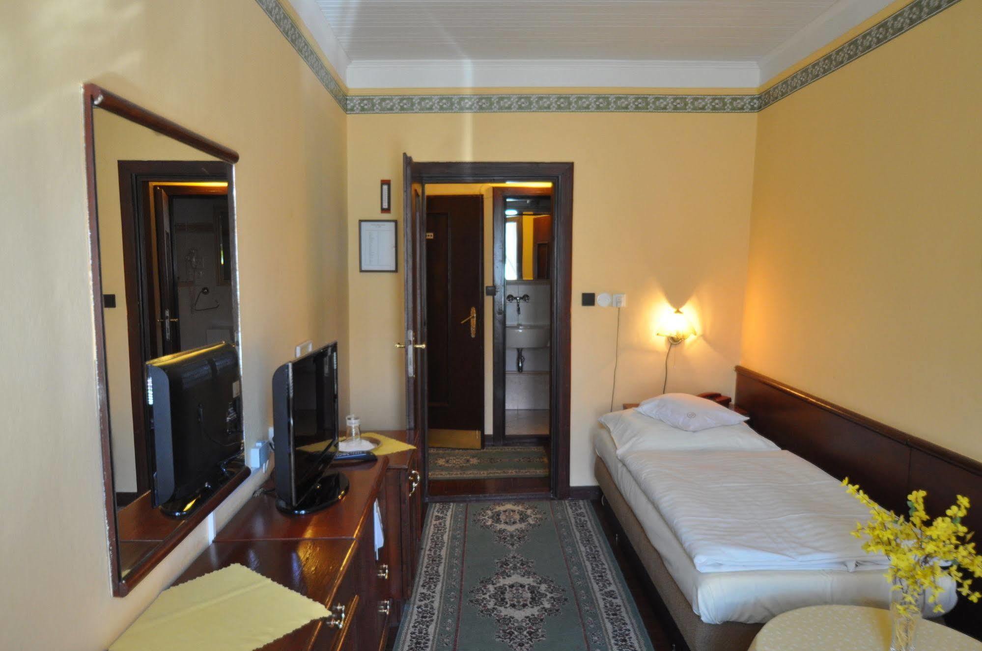 Garni -Hotel Barbakan Левоча Экстерьер фото