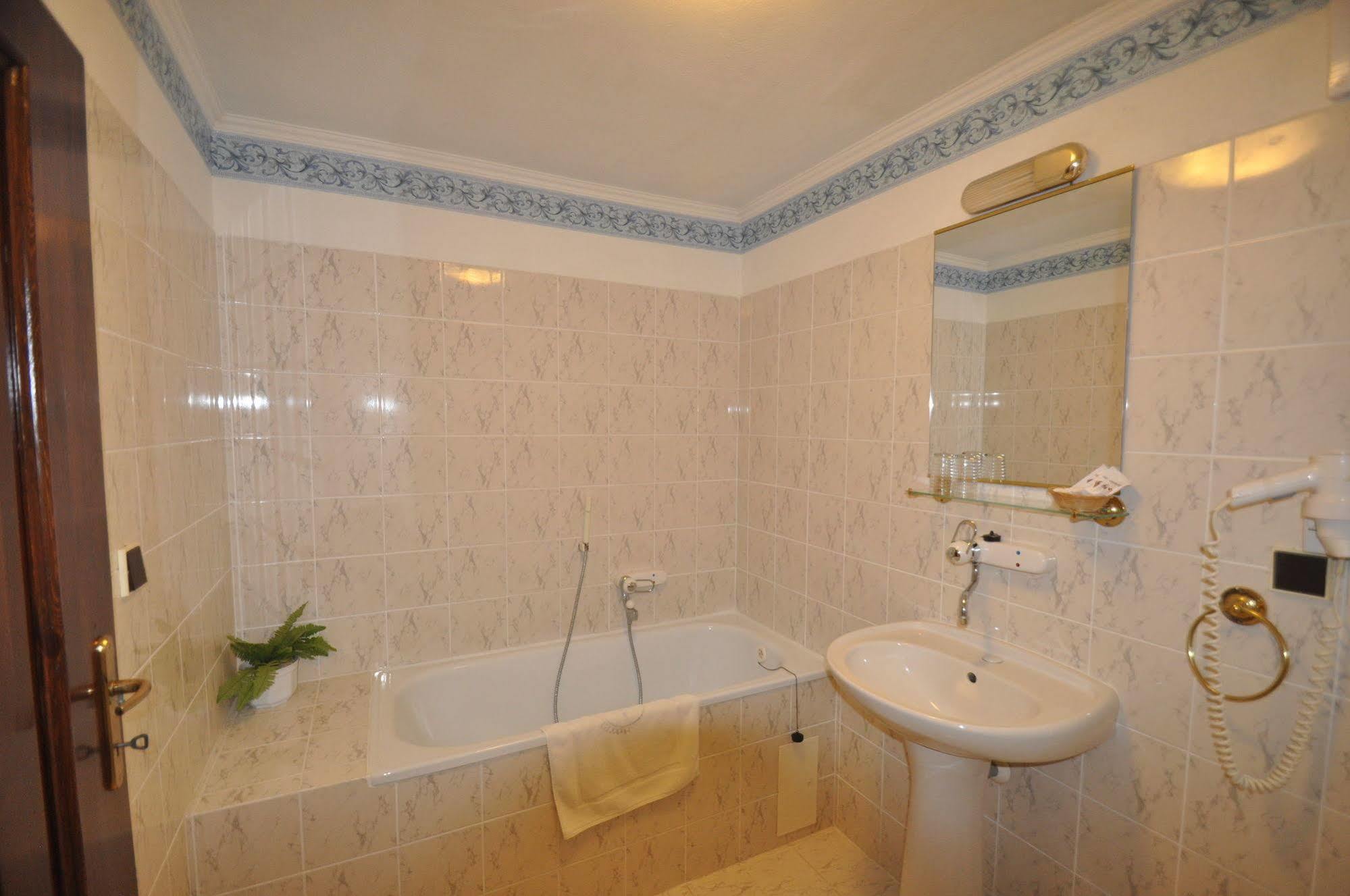 Garni -Hotel Barbakan Левоча Экстерьер фото