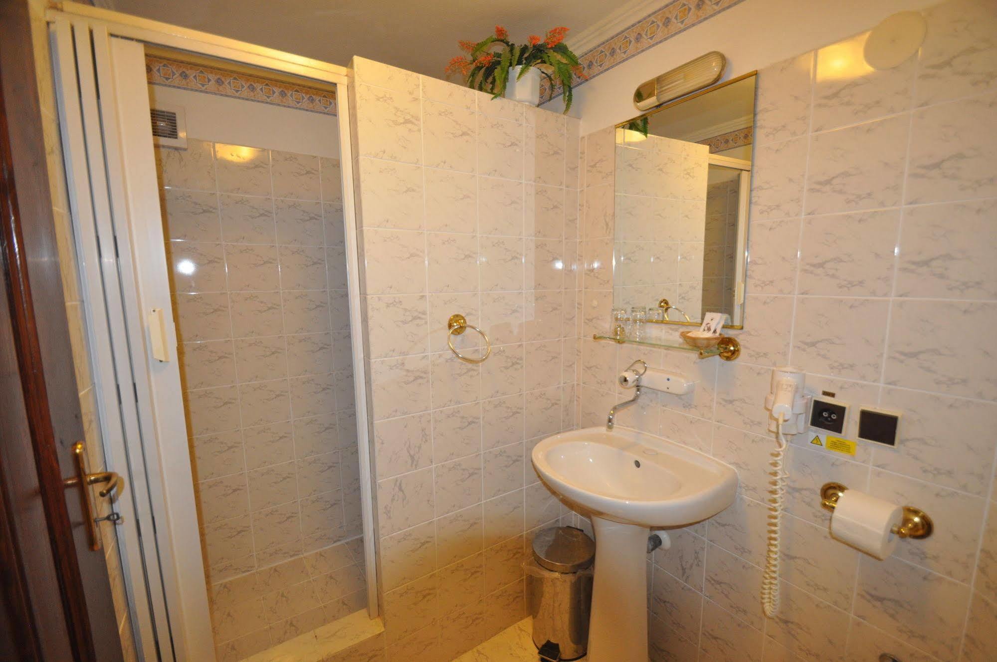 Garni -Hotel Barbakan Левоча Экстерьер фото