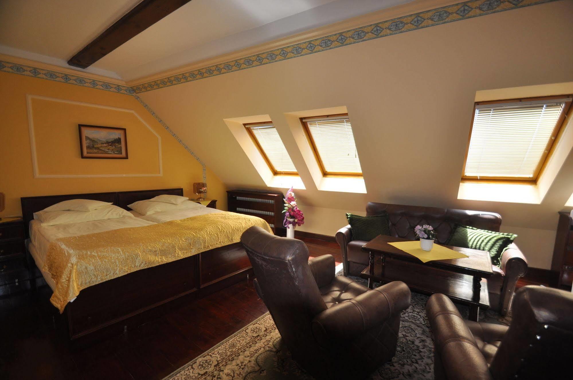 Garni -Hotel Barbakan Левоча Экстерьер фото