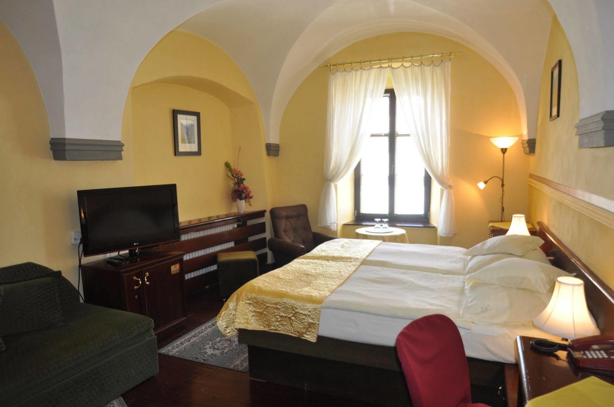 Garni -Hotel Barbakan Левоча Экстерьер фото