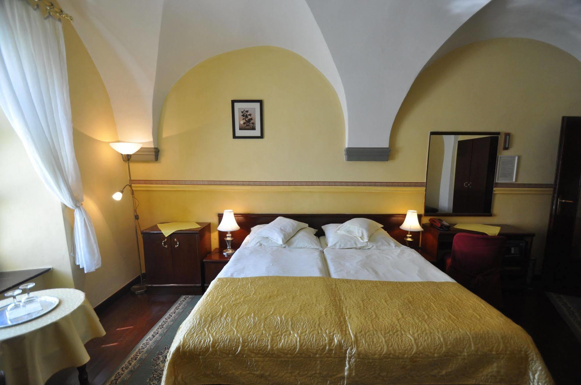 Garni -Hotel Barbakan Левоча Экстерьер фото