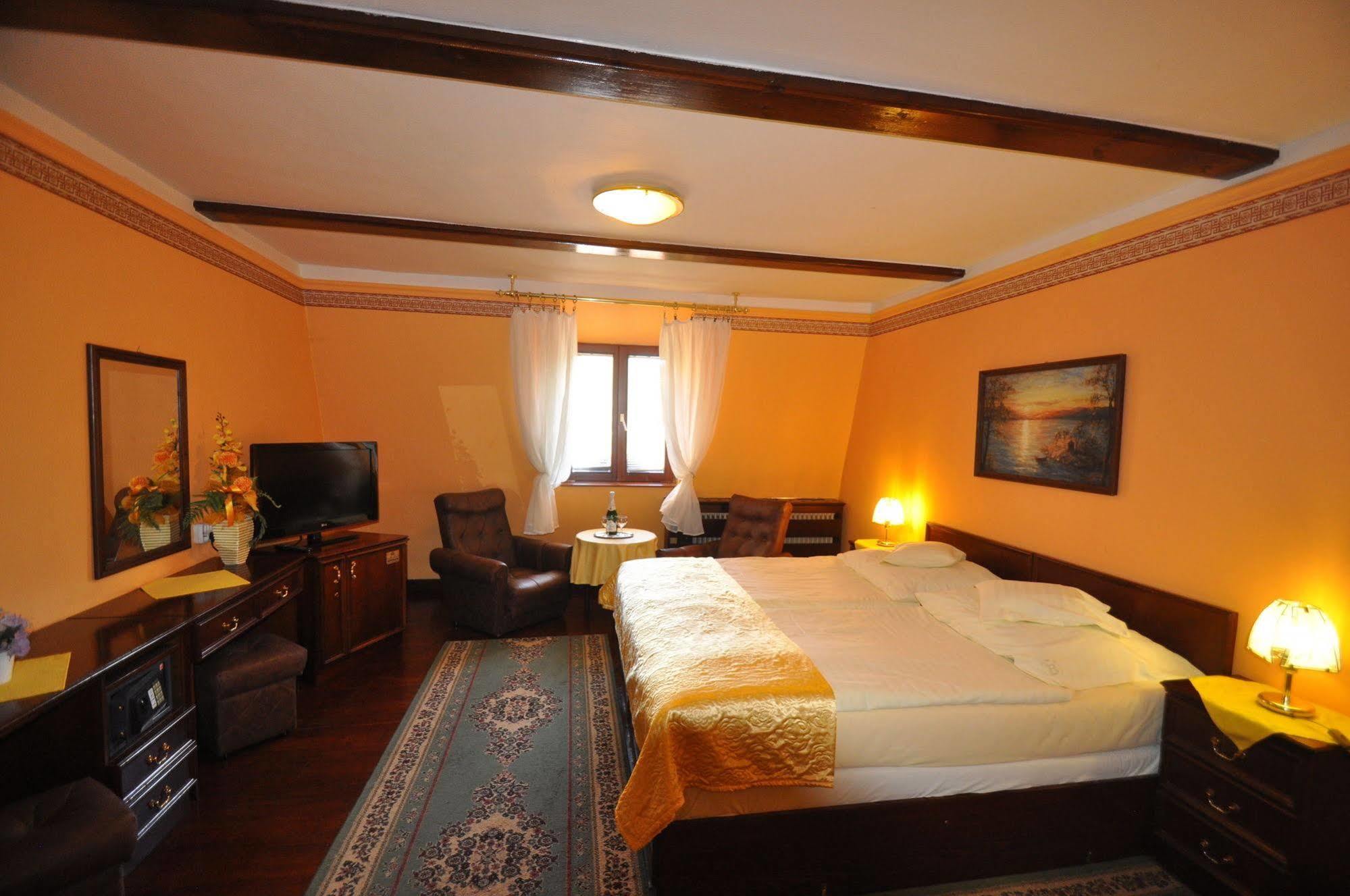 Garni -Hotel Barbakan Левоча Экстерьер фото